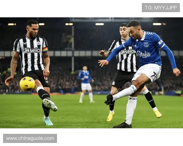 埃弗顿官方宣布为科尔曼和盖耶提供新合同 正与勒温基恩探讨未来走向 埃弗顿官方宣布为科尔曼和盖耶提供新合同 正与勒温基恩探讨未来走向