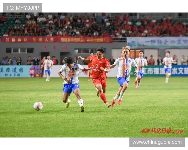 赛程罚球绝平全场起立致敬球员无畏精神点燃赛场热血