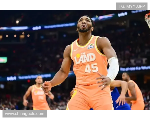 骑士围绕米切尔构建进攻体系的最新效果与战术分析 骑士围绕米切尔构建进攻体系的最新效果与战术分析